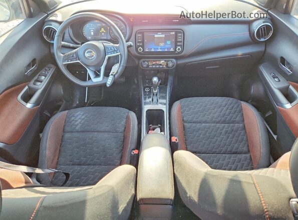 3N1CP5DV4ML490384 2021 NISSAN KICKS Silver Առջևի վահանակի տեսք