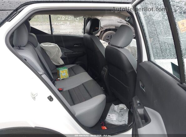 3N1CP5DV4PL523923 2023 NISSAN KICKS White VIN կոդի պիտակի տեսք
