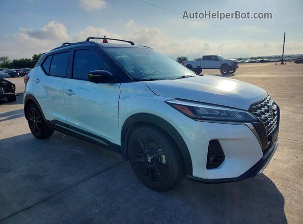 3N1CP5DV6ML553517 2021 NISSAN KICKS Белый Передняя правая четверть