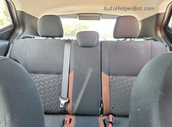 3N1CP5DV6RL519455 2024 NISSAN KICKS Silver Widok tylnych siedzeń