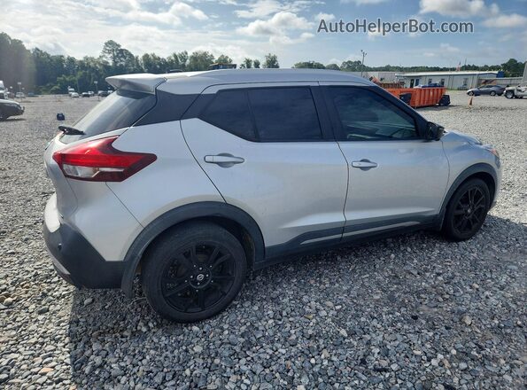 3N1CP5DV7LL580319 2020 NISSAN KICKS Серебряный Задняя правая четверть