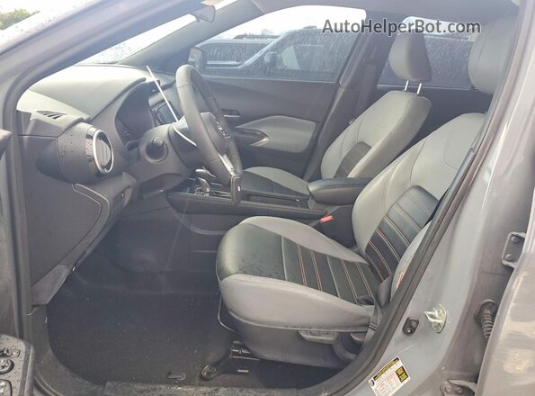 3N1CP5DV7RL553341 2024 NISSAN KICKS Gray Vista interior delantera