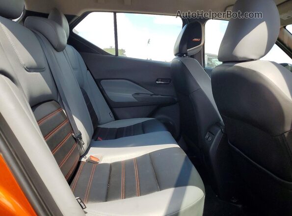 3N1CP5DV8NL479597 2022 NISSAN KICKS Оранжевый Вид задней части салона