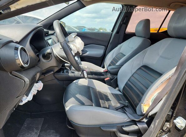 3N1CP5DV9ML547243 2021 NISSAN KICKS Черный Вид салона спереди