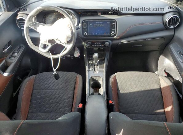 3N1CP5DV9RL562090 2024 NISSAN KICKS Blue Vista del salpicadero