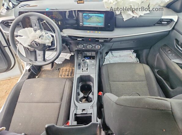 3N8AP6BA1SL372451 2025 NISSAN KICKS White წინა პანელის ხედი