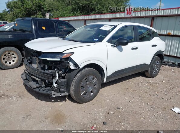 3N8AP6BA7SL351099 2025 NISSAN KICKS White წინა მარცხენა ხედი სამი მეოთხედიდან