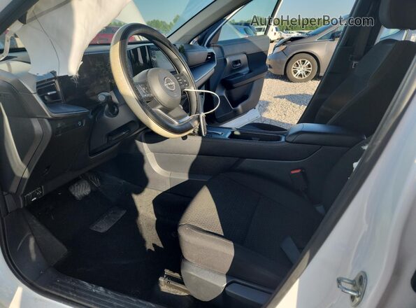 3N8AP6BA9SL305273 2025 NISSAN KICKS White Սալոնի դիմացի տեսք