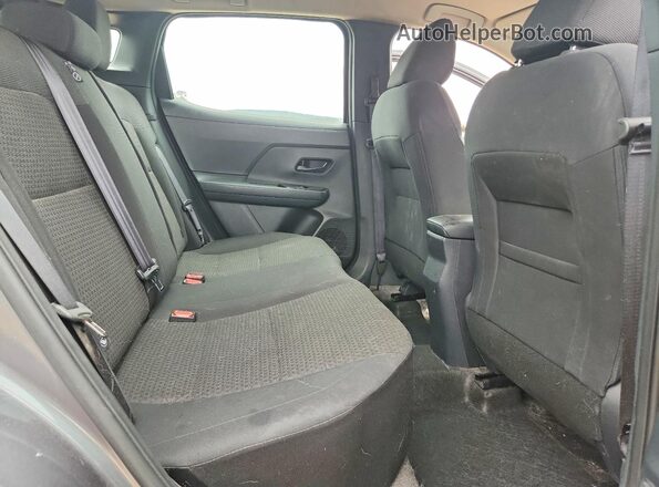 3N8AP6BB6SL349028 2025 NISSAN KICKS Gray Widok wnętrza z tyłu