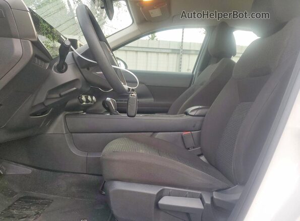 3N8AP6BB8SL315754 2025 NISSAN KICKS White Widok wnętrza z przodu