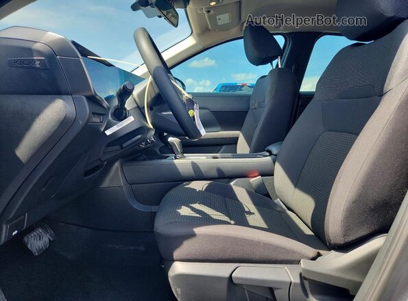 3N8AP6BE0TL409512 2026 NISSAN KICKS Gray Vista interior delantera