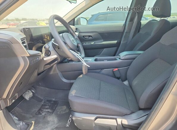 3N8AP6BE9TL363243 2026 NISSAN KICKS Gray Вид салону спереду