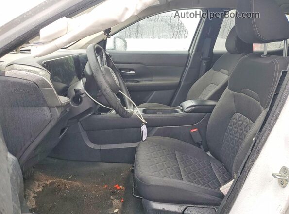 3N8AP6CA0SL345188 2025 NISSAN KICKS White Front interior view