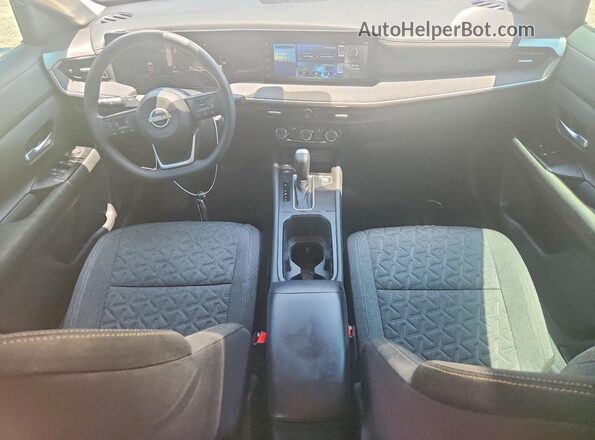 3N8AP6CA2SL363689 2025 NISSAN KICKS Gray Dashboard view