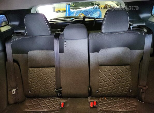 3N8AP6CA2SL365510 2025 NISSAN KICKS White Vista de los asientos traseros