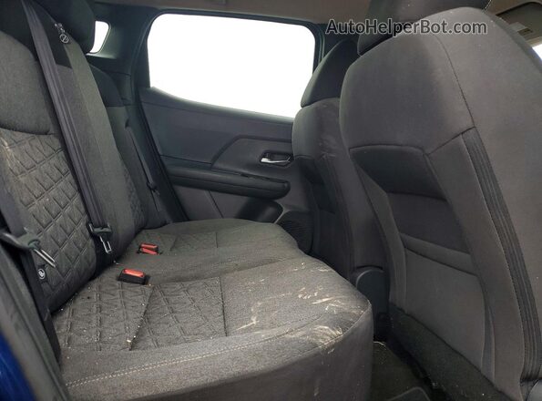 3N8AP6CA3SL330314 2025 NISSAN KICKS Blue Widok wnętrza z tyłu
