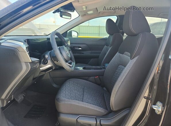 3N8AP6CA3SL424113 2025 NISSAN KICKS Black Widok wnętrza z przodu
