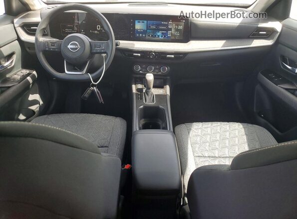 3N8AP6CA4SL329625 2025 NISSAN KICKS Gray Dashboard view
