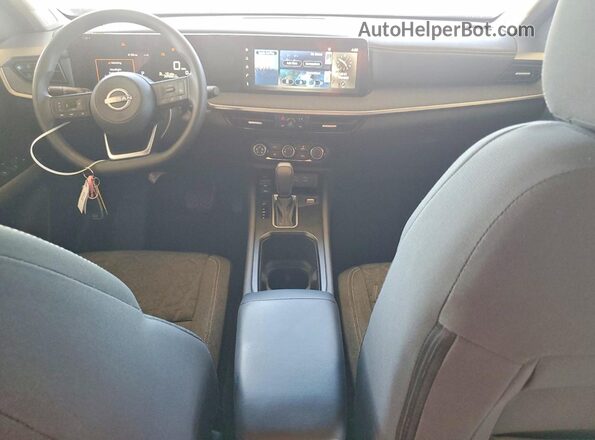 3N8AP6CA4SL386343 2025 NISSAN KICKS Charcoal წინა პანელის ხედი
