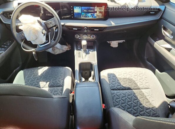 3N8AP6CA5SL319038 2025 NISSAN KICKS Черный Вид панели приборов