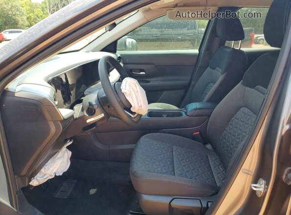 3N8AP6CA5SL397433 2025 NISSAN KICKS Gray Widok wnętrza z przodu