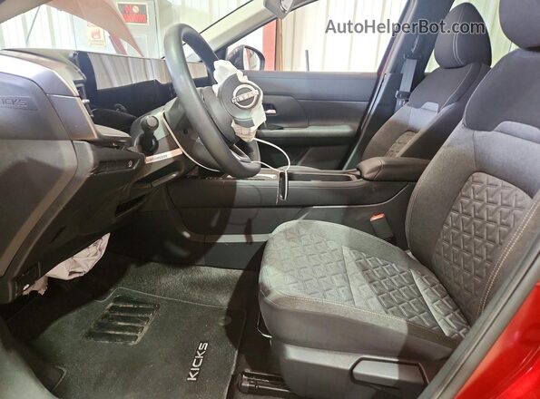 3N8AP6CA6SL392497 2025 NISSAN KICKS Red Front interior view