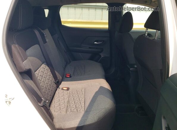 3N8AP6CA8SL329269 2025 NISSAN KICKS White Vista interior trasera
