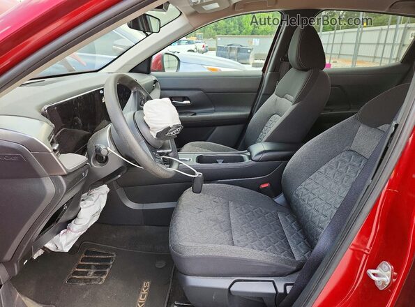 3N8AP6CAXSL335946 2025 NISSAN KICKS Maroon Widok wnętrza z przodu
