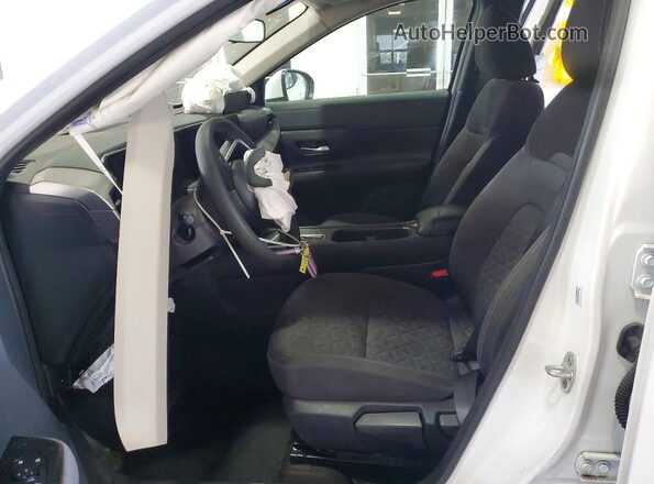3N8AP6CAXSL344551 2025 NISSAN KICKS White Vista interior delantera
