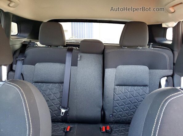 3N8AP6CAXSL381941 2025 NISSAN KICKS Серебряный Вид задних сидений