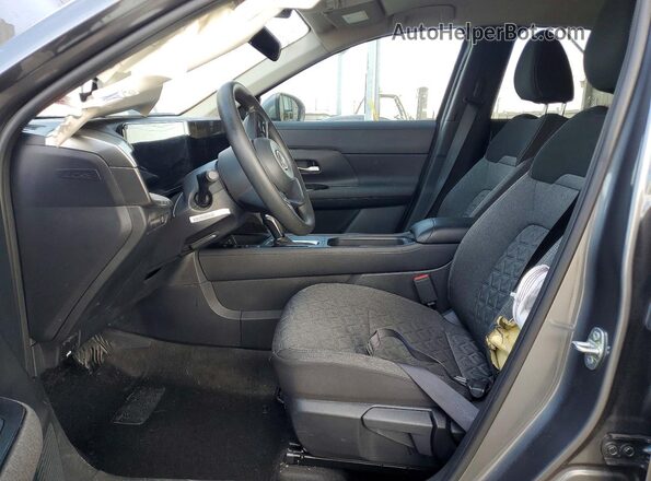 3N8AP6CAXSL381941 2025 NISSAN KICKS Серебряный Вид салона спереди
