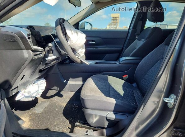 3N8AP6CAXSL436291 2025 NISSAN KICKS Серый Вид салона спереди