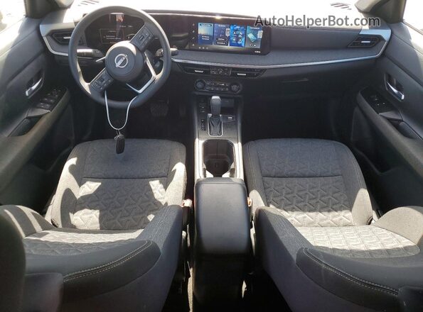 3N8AP6CB0TL363202 2026 NISSAN KICKS Белый Вид панели приборов