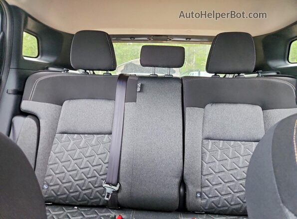 3N8AP6CB1SL421106 2025 NISSAN KICKS Gray Widok tylnych siedzeń