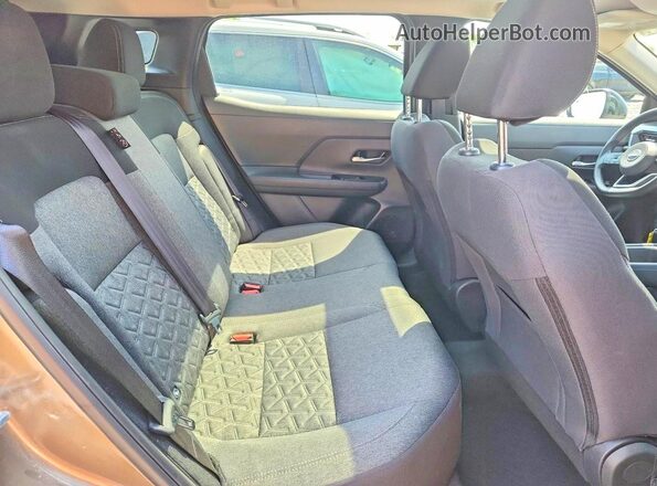3N8AP6CB1TL362785 2026 NISSAN KICKS Коричневый Вид задней части салона