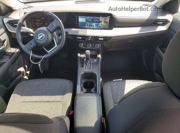 3N8AP6CB2SL408932 2025 NISSAN KICKS Gray წინა პანელის ხედი