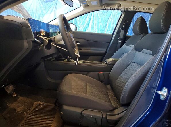 3N8AP6CB4SL437932 2025 NISSAN KICKS Blue Front interior view