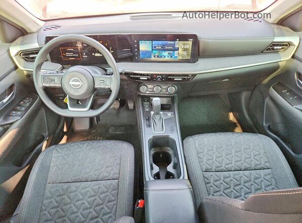 3N8AP6CB5SL302717 2025 NISSAN KICKS Красный Вид панели приборов