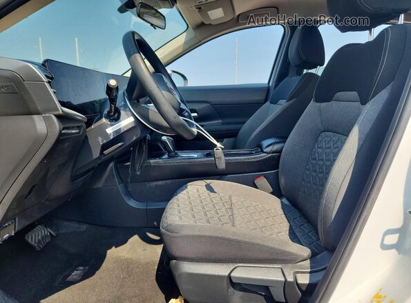3N8AP6CB5SL442900 2025 NISSAN KICKS White წინა სალონის ხედი