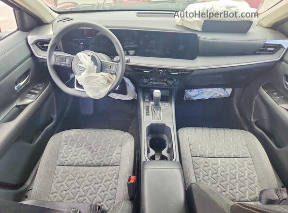 3N8AP6CB5TL304484 2026 NISSAN KICKS Red Vista del salpicadero