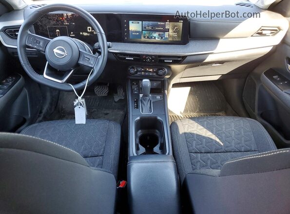 3N8AP6CB7SL410420 2025 NISSAN KICKS Black Առջևի վահանակի տեսք