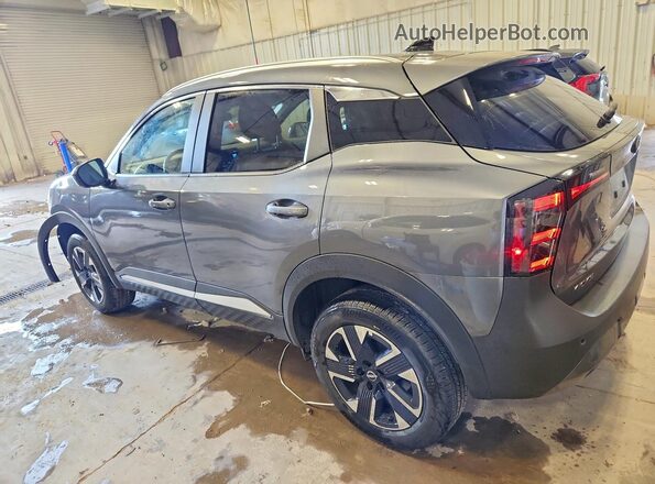 3N8AP6CB7TL366307 2026 NISSAN KICKS Gray Trasero izquierdo