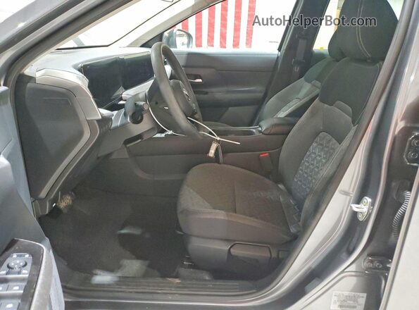 3N8AP6CB9TL388468 2026 NISSAN KICKS Серый Вид салона спереди