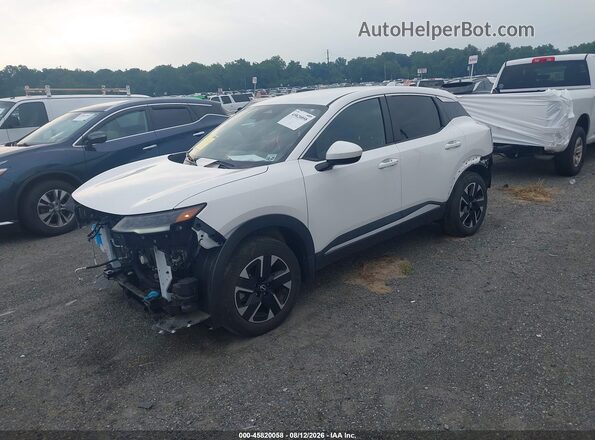 3N8AP6CBXSL304320 2025 NISSAN KICKS Белый Передняя левая четверть