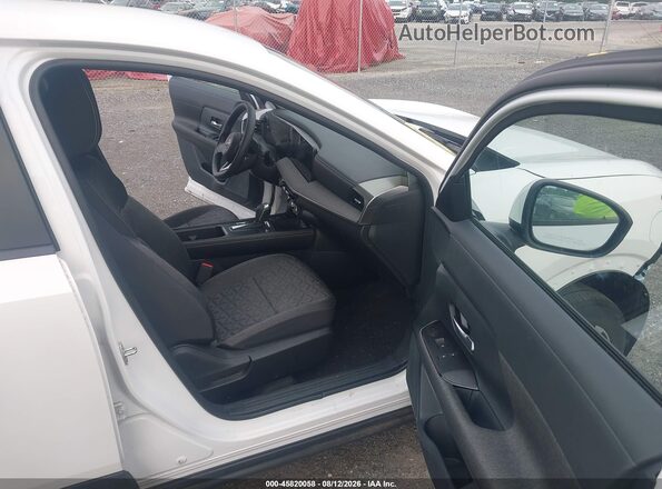 3N8AP6CBXSL304320 2025 NISSAN KICKS Белый Вид салона спереди