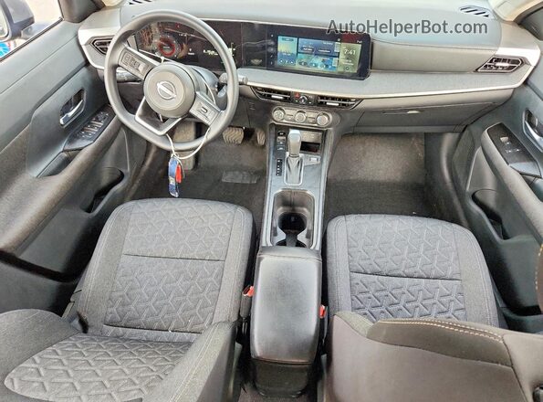 3N8AP6CBXSL416292 2025 NISSAN KICKS Gray წინა პანელის ხედი
