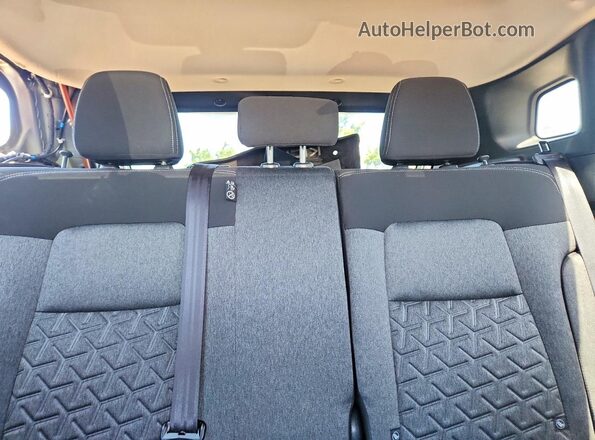 3N8AP6CBXSL436705 2025 NISSAN KICKS Gray Rear seats view