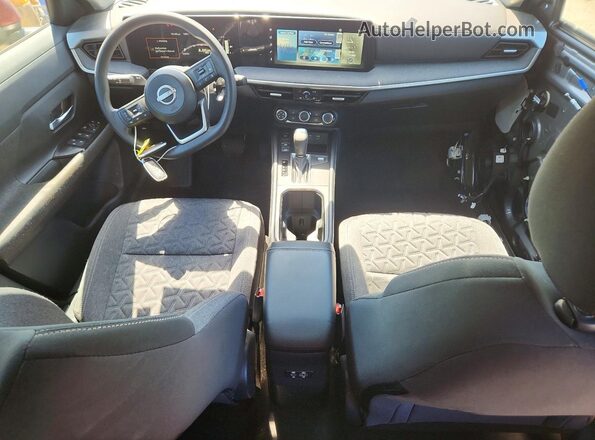 3N8AP6CBXSL436705 2025 NISSAN KICKS Gray Dashboard view