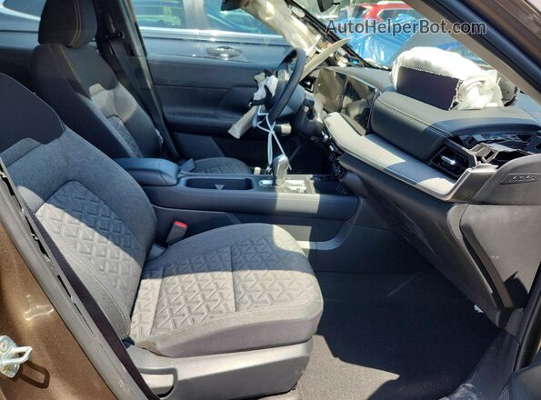 3N8AP6CE3TL402178 2026 NISSAN KICKS Beige Вид салону спереду
