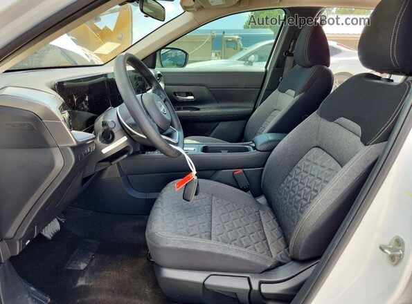 3N8AP6CE5TL305516 2026 NISSAN KICKS White Սալոնի դիմացի տեսք